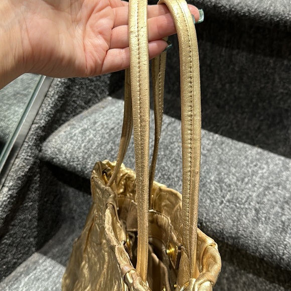 Prada gold leather bag with side bows! - Picture 7 of 17